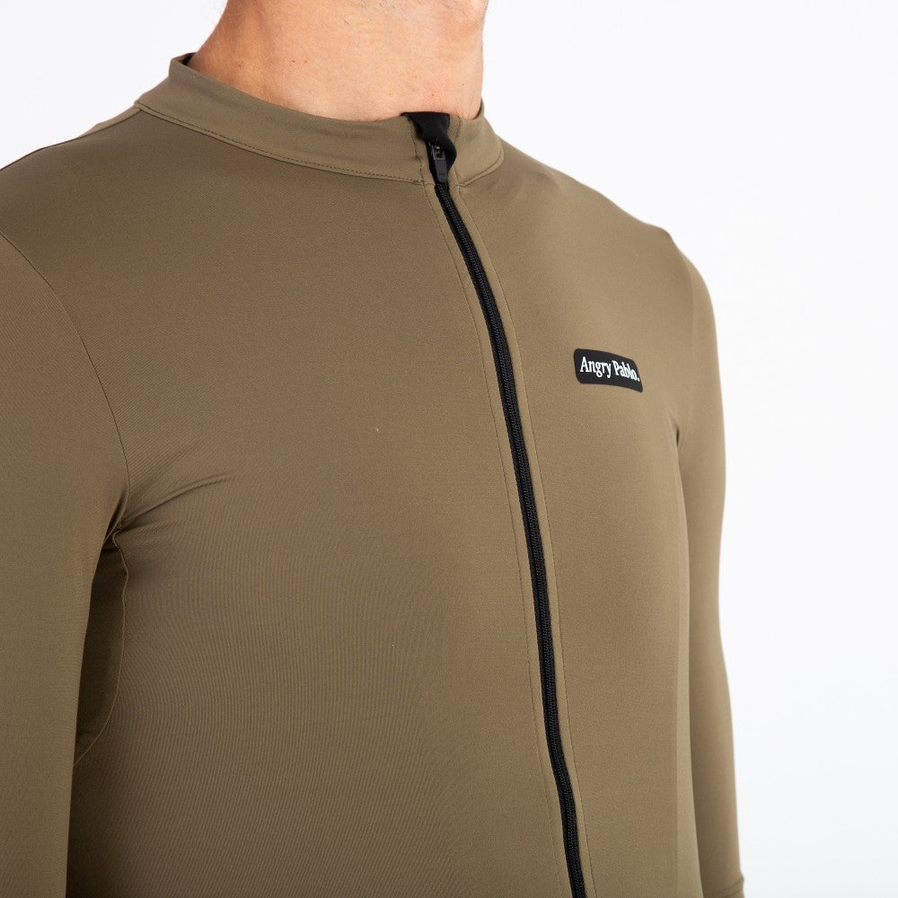 Detail of the Angry Pablo EarthTone Riding Jersey color Woodland made with ECONYL® regenerated nylon