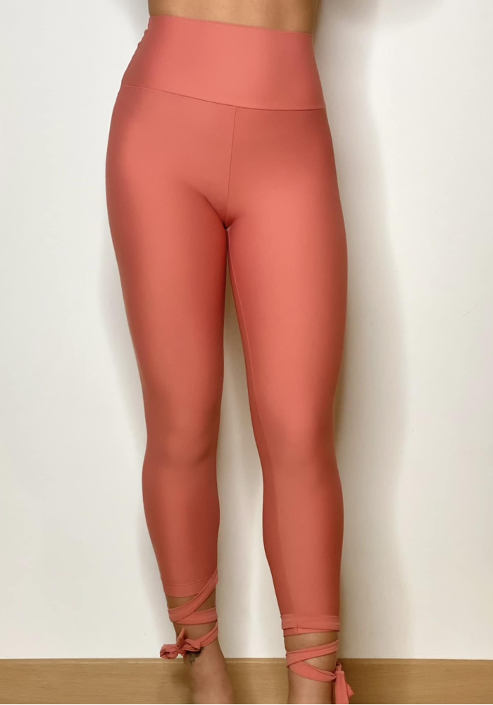 Front view of the Ballerina Legging by Seawild color Pink made with ECONYL® regenerated nylon